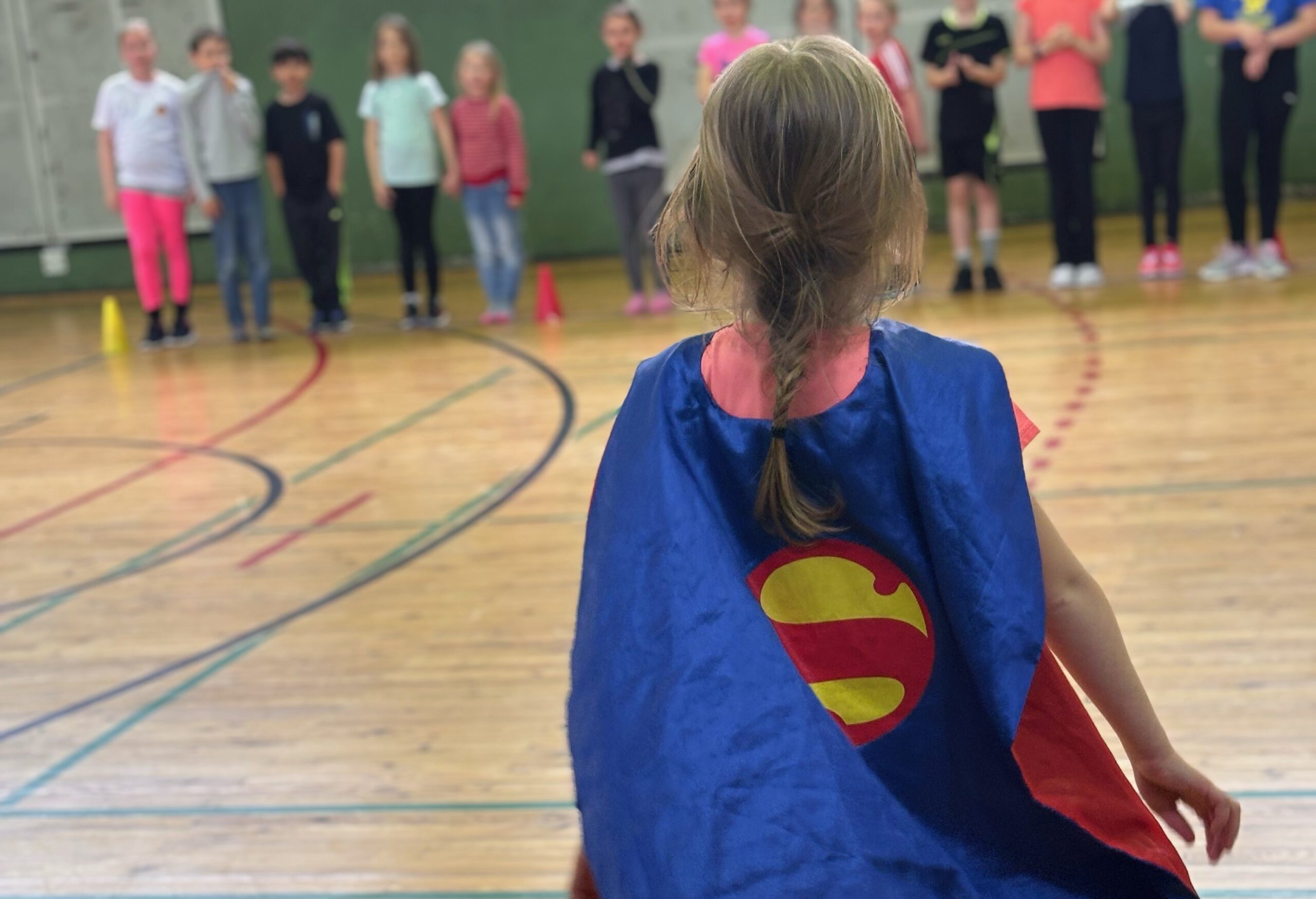 Superhelden gemeinsames Ostereigestalten in der Kita Buckauer Spatzen